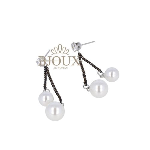 Orecchini con punto luce e due perle in vetro