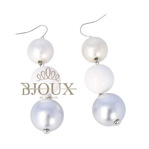 Orecchini con perno e pendenti sfere in plastica silver & white