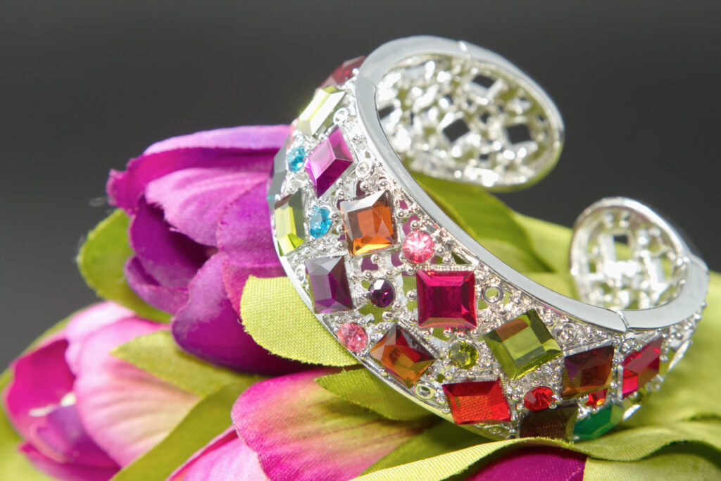 Bigiotteria colorata: i colori moda più venduti nel 2026